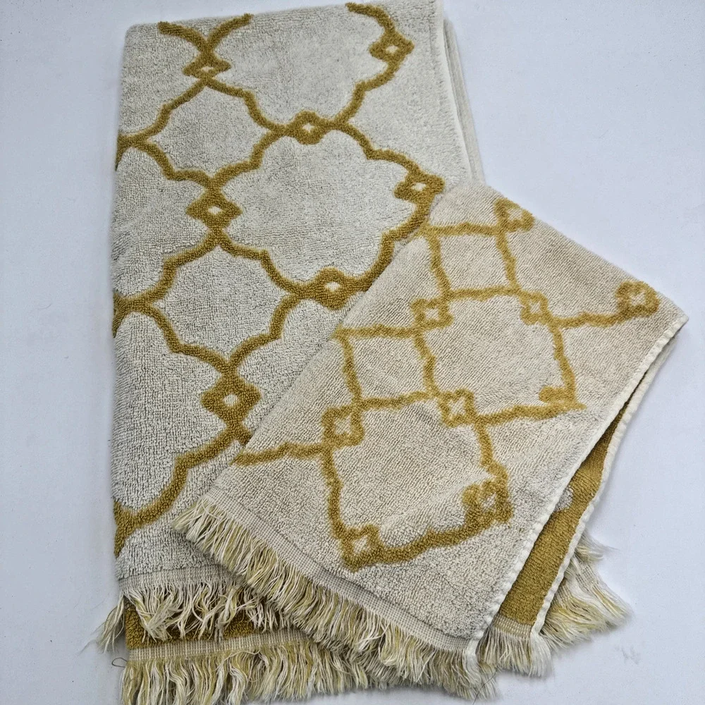 Vintage MCM Gold Yellow Sculpted Fringe Bath/Hand Towel 100% Cotton